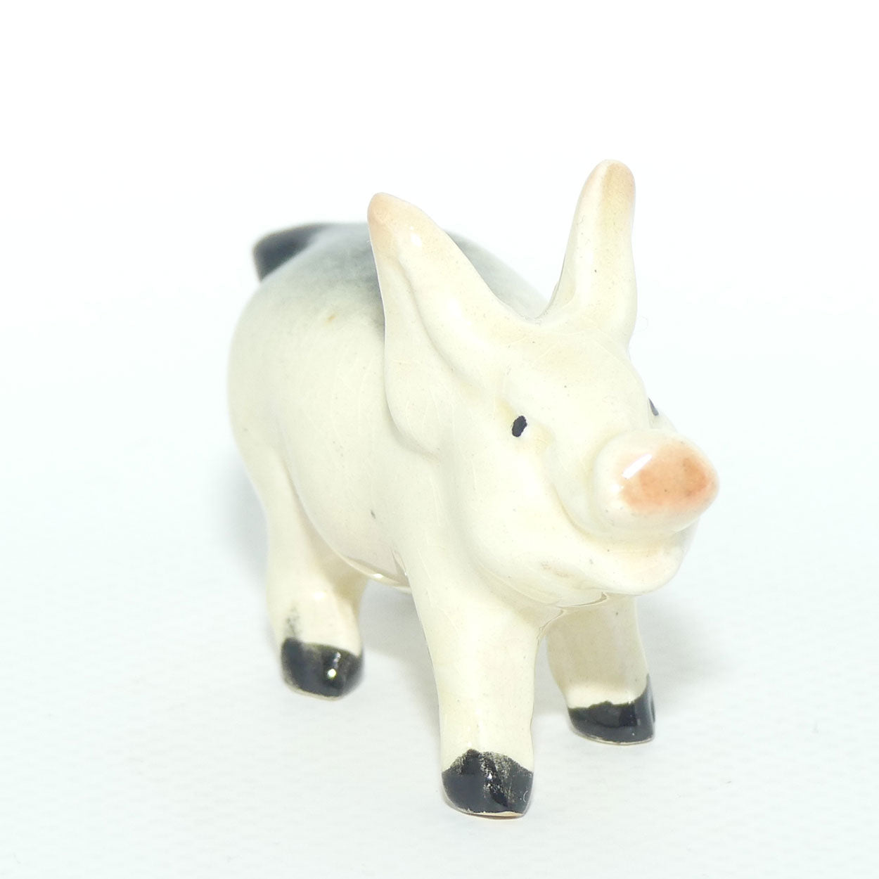 #0834 Beswick Piglet Trotting | early version with Dark Hooves and Spots