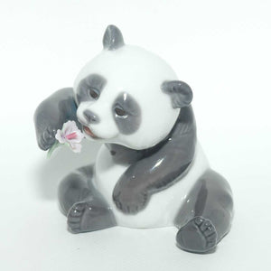 Lladro figure Cheerful Panda | #8358