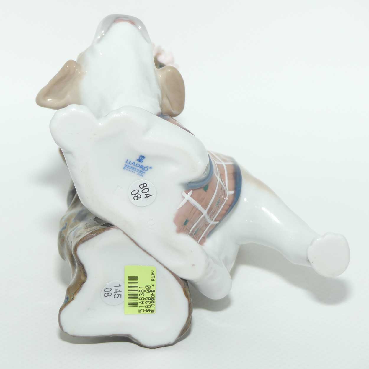 Lladro figure Blossoms for the Puppy | #8381