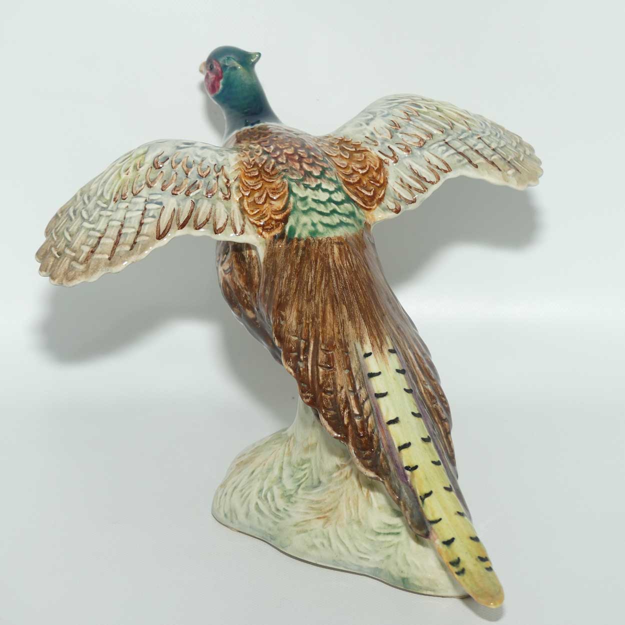 #0850 Beswick Pheasant on Base | Settling