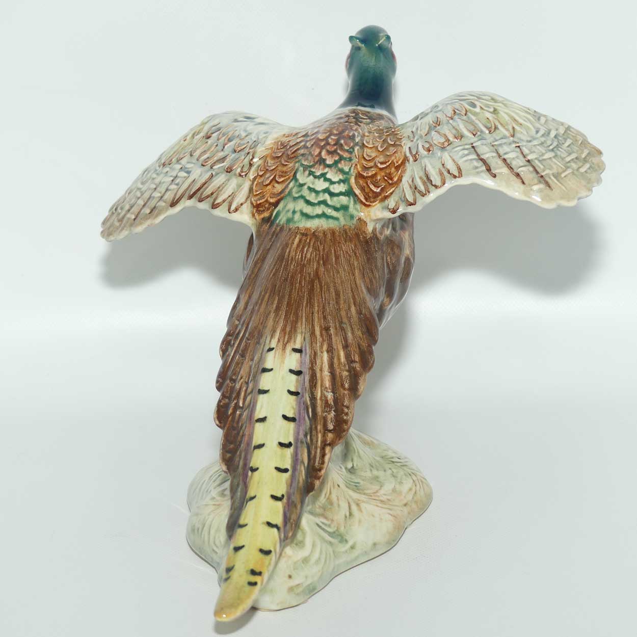 #0850 Beswick Pheasant on Base | Settling