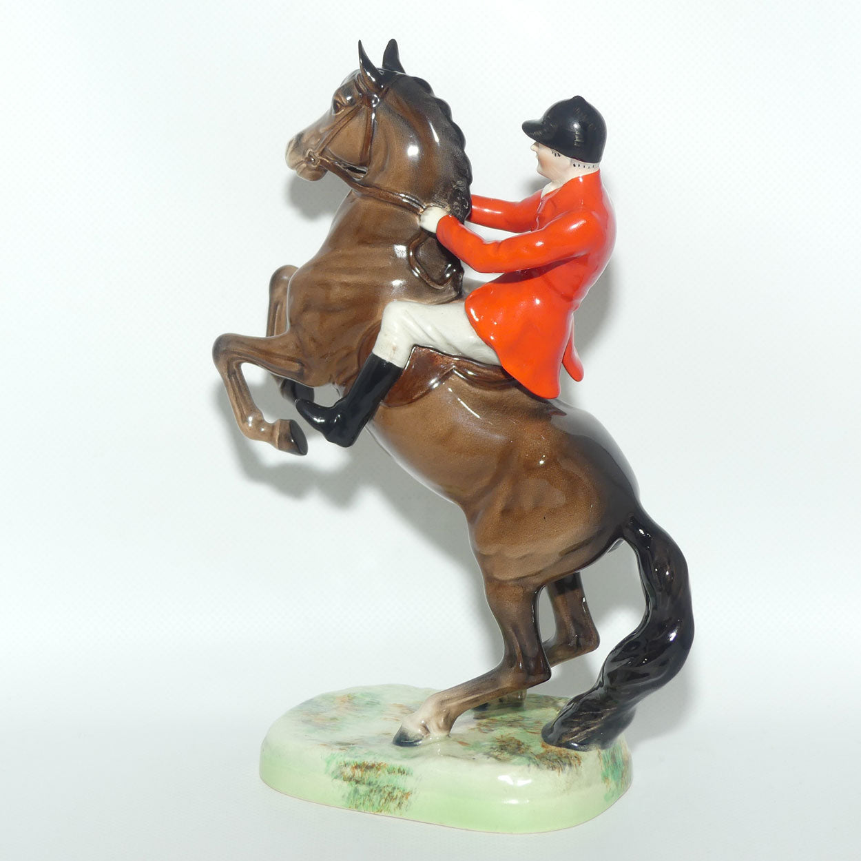#0868 Beswick Huntsman | early Scarlett cut away coat