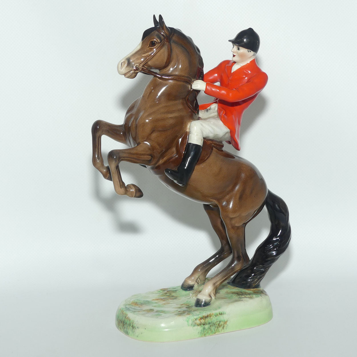 #0868 Beswick Huntsman | early Scarlett cut away coat