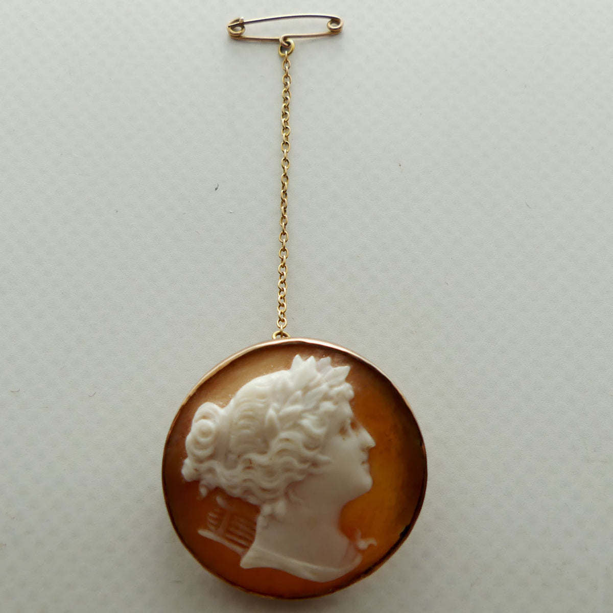 Antique 9ct Rose Gold surround small Cameo Brooch