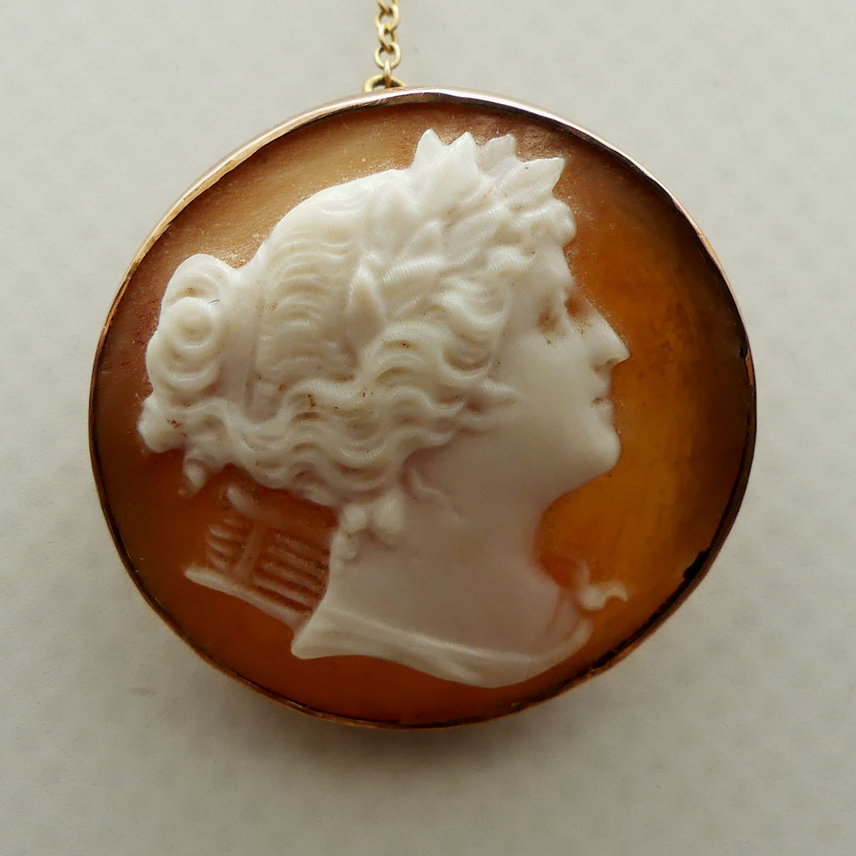 Antique 9ct Rose Gold surround small Cameo Brooch