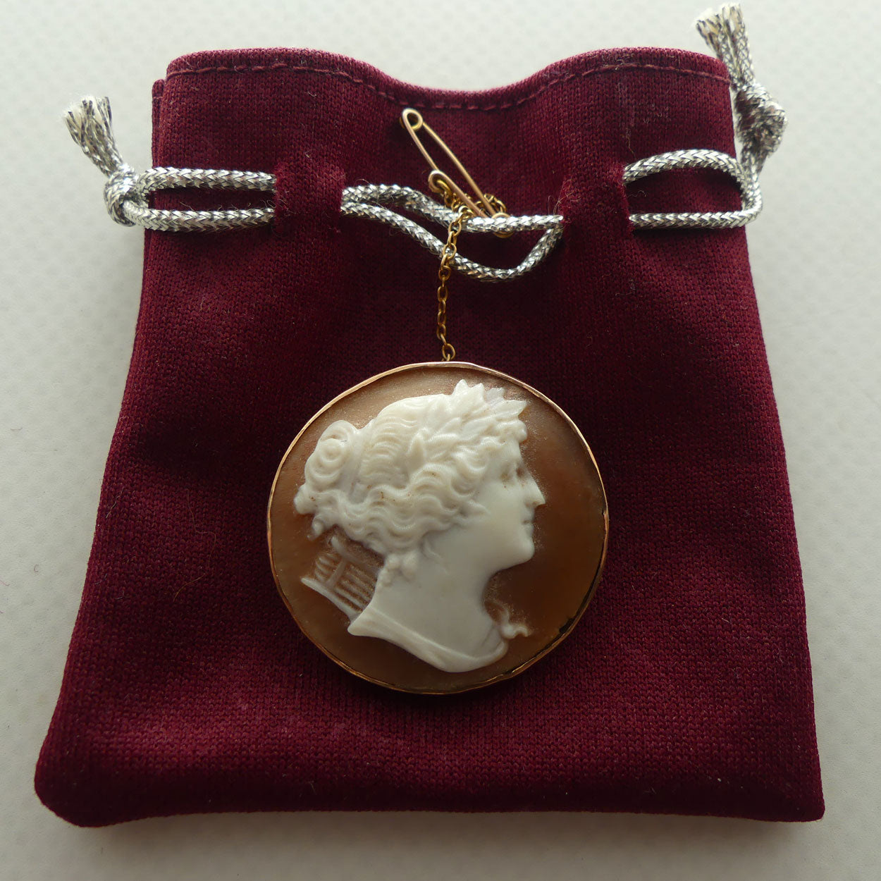 Antique 9ct Rose Gold surround small Cameo Brooch