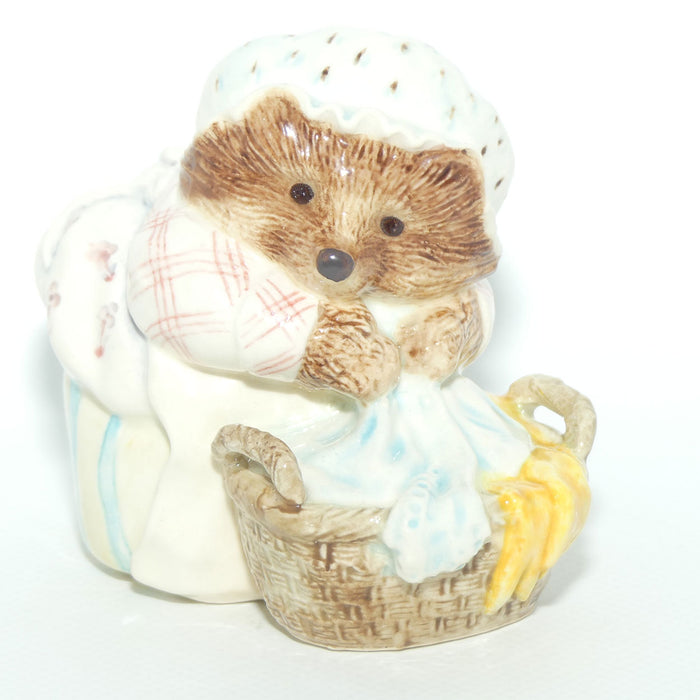 Border Fine Arts Studio Beatrix Potter Classics A2433 | Mrs Tiggy-Winkle with Basket | boxed