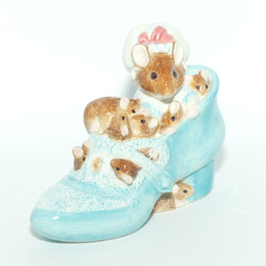 Border Fine Arts Studio Beatrix Potter Classics A2440 | Old Woman Who Lived in a Shoe