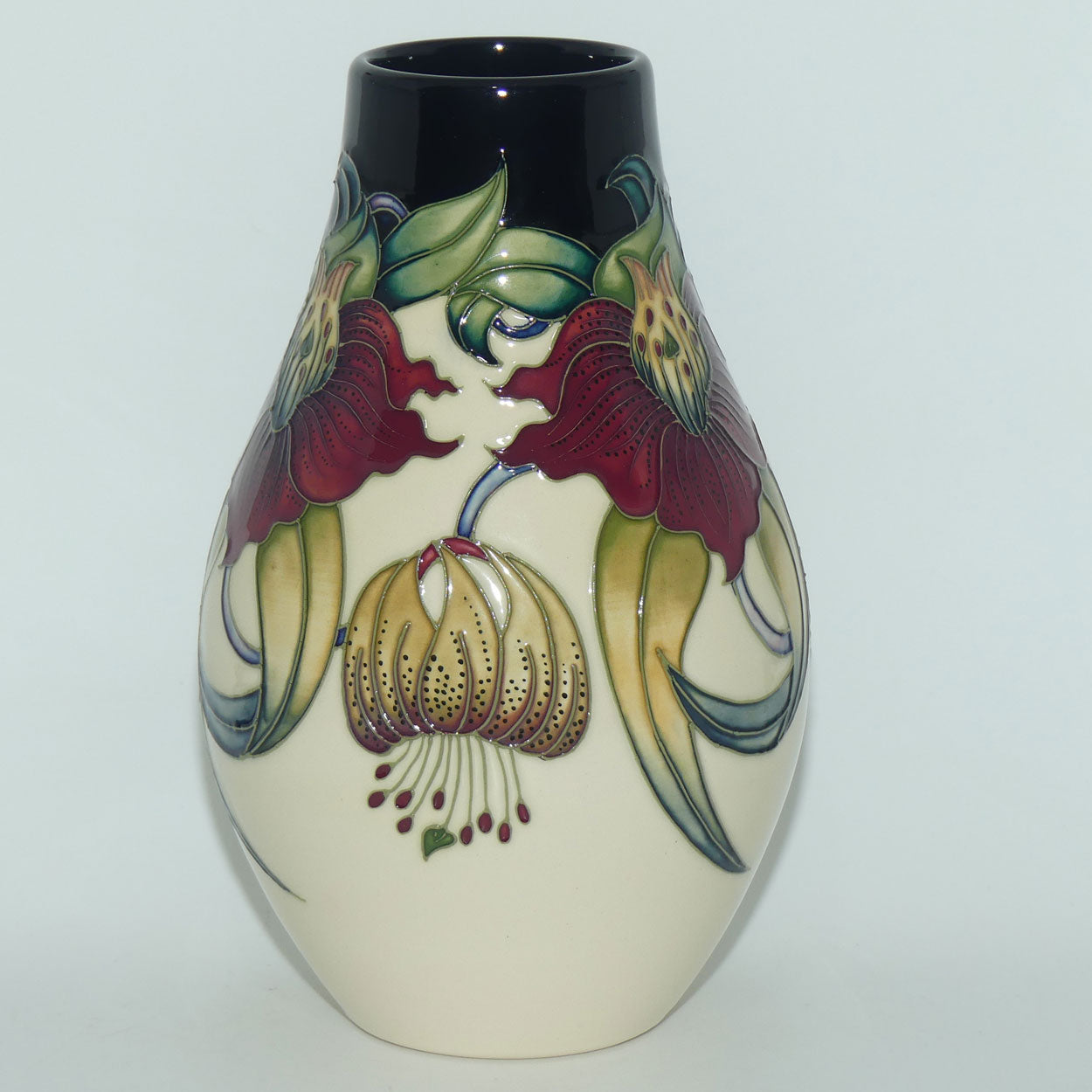 Moorcroft Anna Lily 117/9 vase