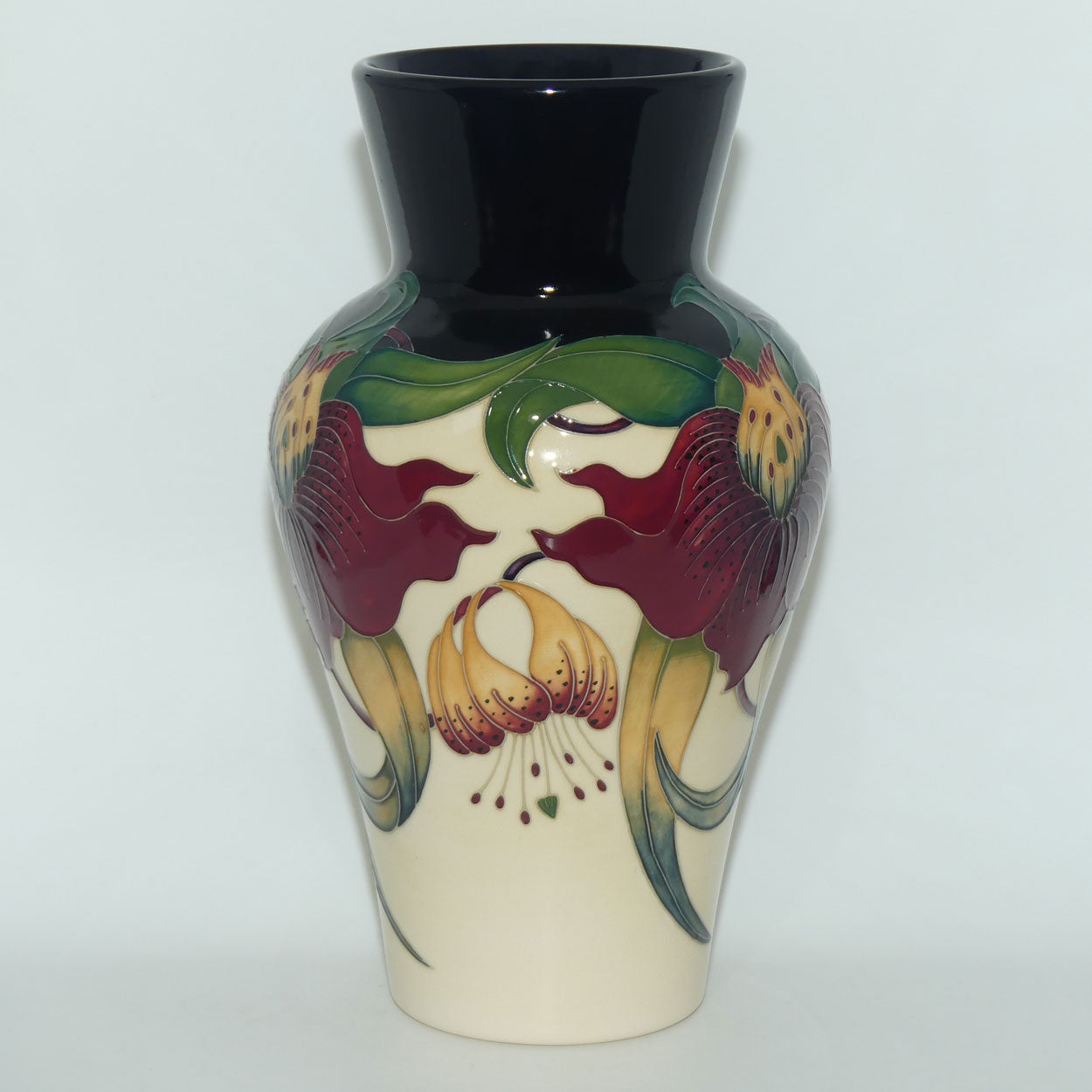 Moorcroft Anna Lily 23/11 vase