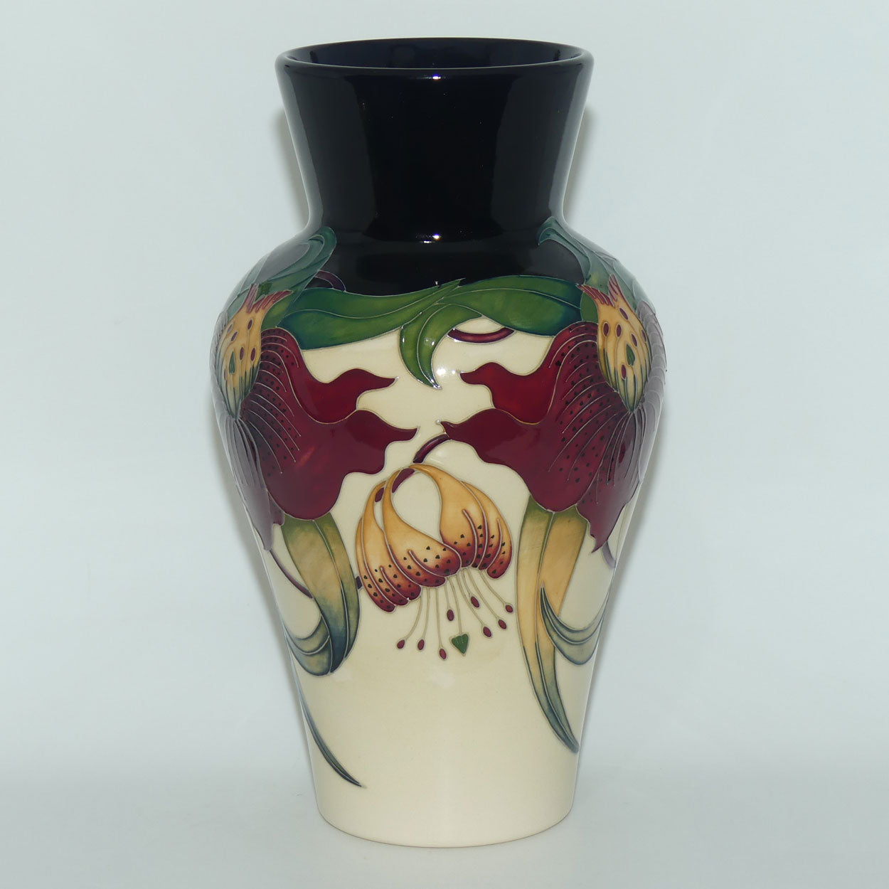 Moorcroft Anna Lily 23/11 vase