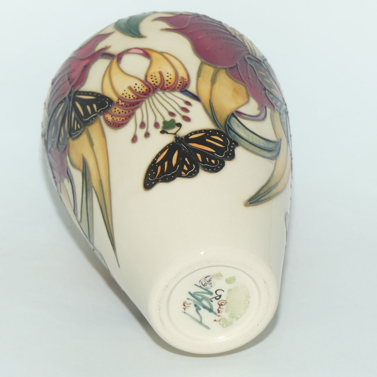Moorcroft Anna Lily Monarch 72/9 vase (Num Ed)