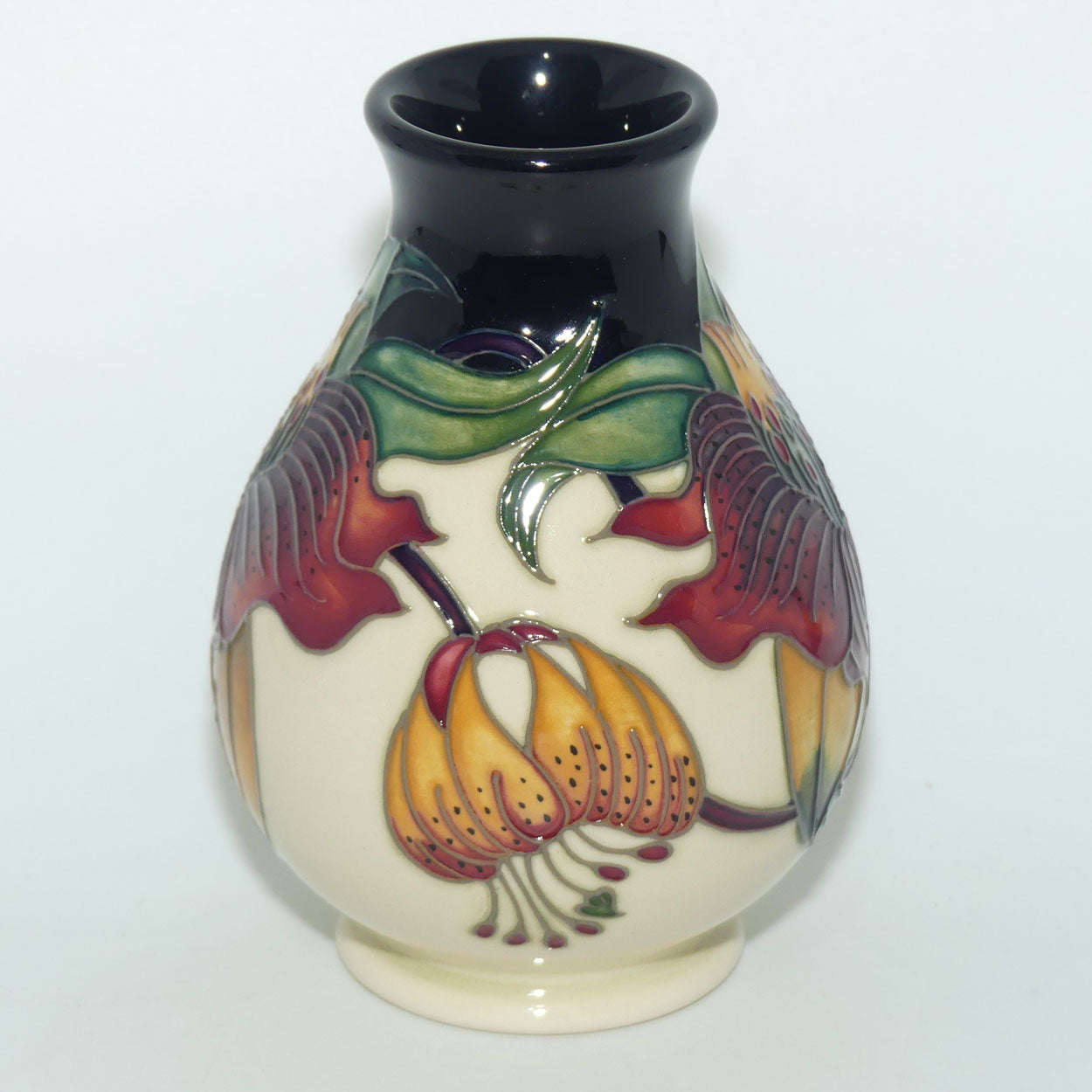 Moorcroft Anna Lily 7/5 vase