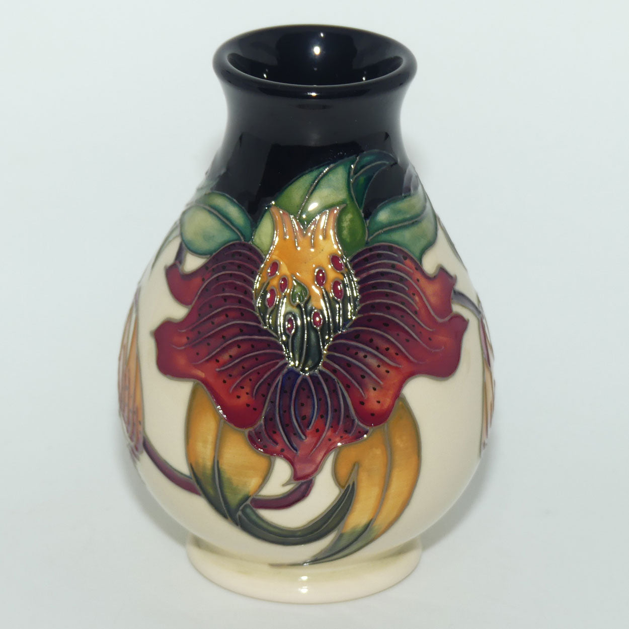 Moorcroft Anna Lily 7/5 vase