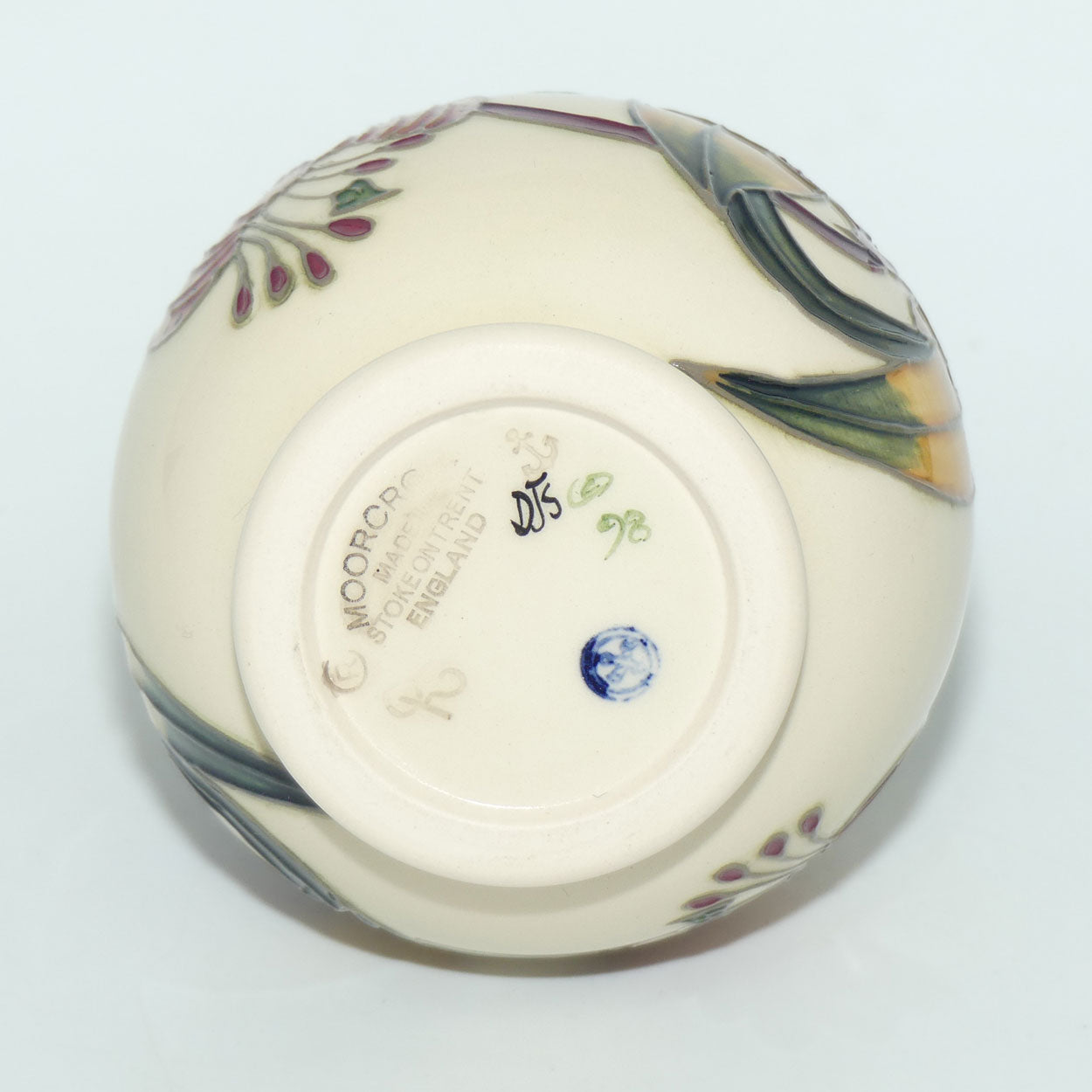 Moorcroft Anna Lily 7/5 vase