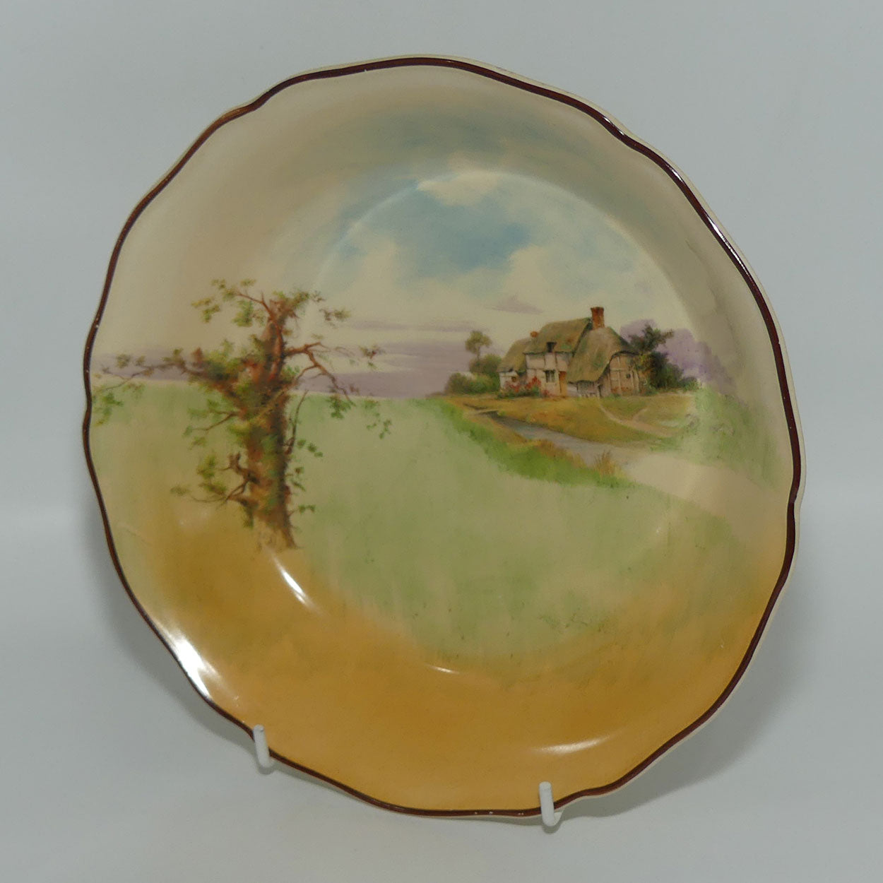 Royal Doulton English Cottages A round bowl | 19.5cm diameter | D4987