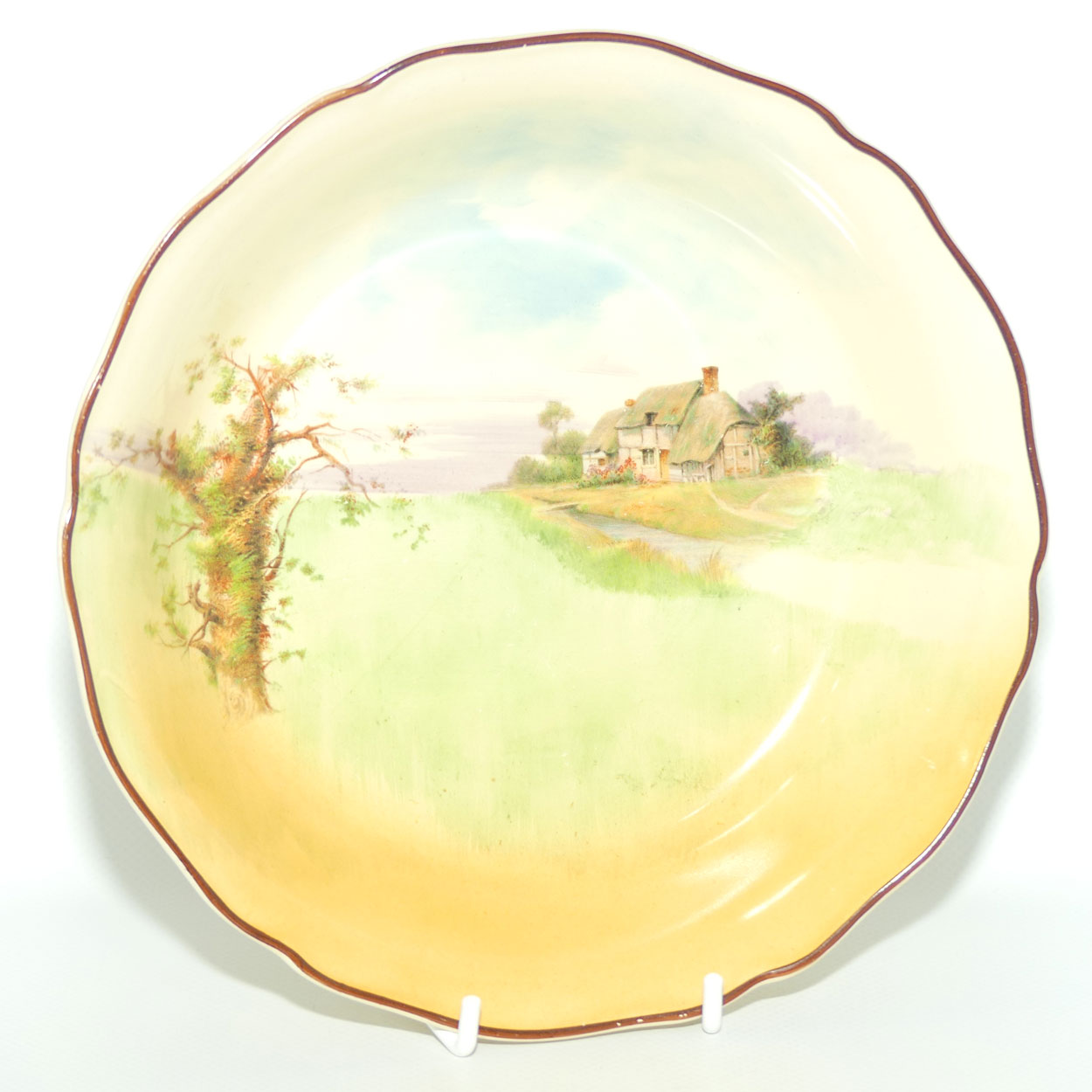 Royal Doulton English Cottages A round bowl | 19.5cm diameter | D4987