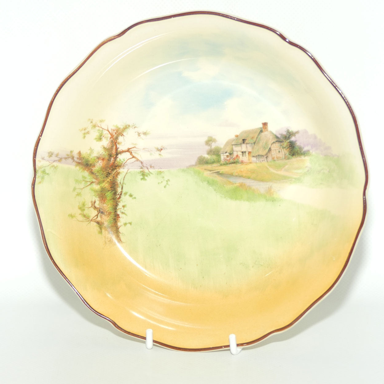 Royal Doulton English Cottages A round bowl | 19.5cm diameter | D4987