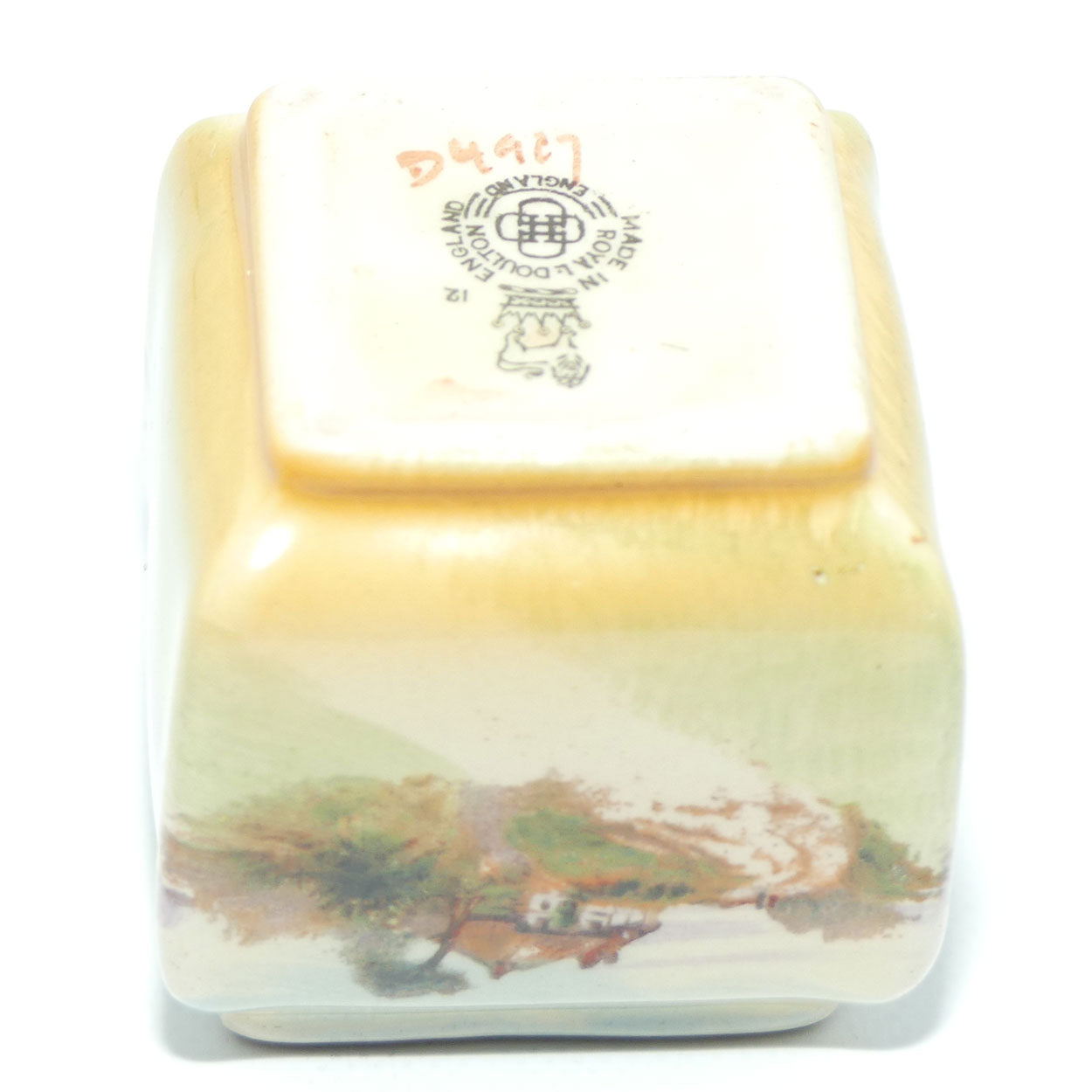 Royal Doulton English Cottages A vase mini box section vase D4987