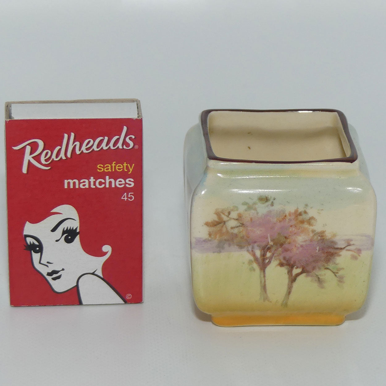 Royal Doulton English Cottages A vase mini box section vase D4987