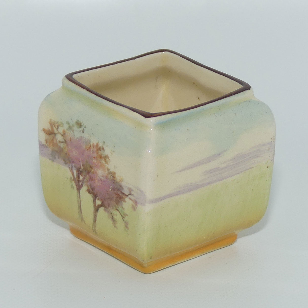 Royal Doulton English Cottages A vase mini box section vase D4987