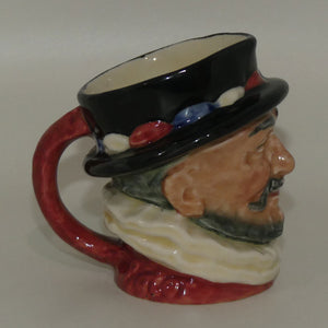 d6251-royal-doulton-miniature-character-jug-beefeater-gr-handle