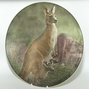 Royal Doulton Australian Views plate #4 | Mother Kangaroo with Joey D6423