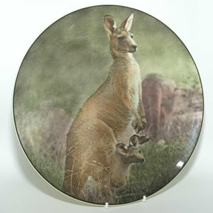 Royal Doulton Australian Views plate #4 | Mother Kangaroo with Joey D6423