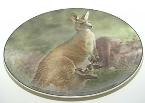 Royal Doulton Australian Views plate #4 | Mother Kangaroo with Joey D6423