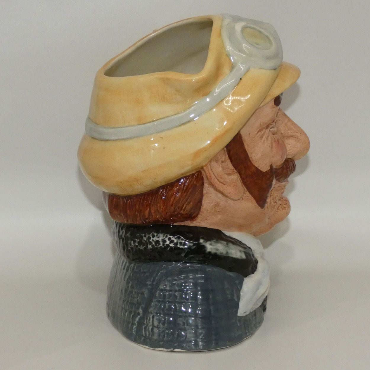 d6633-royal-doulton-large-character-jug-veteran-motorist