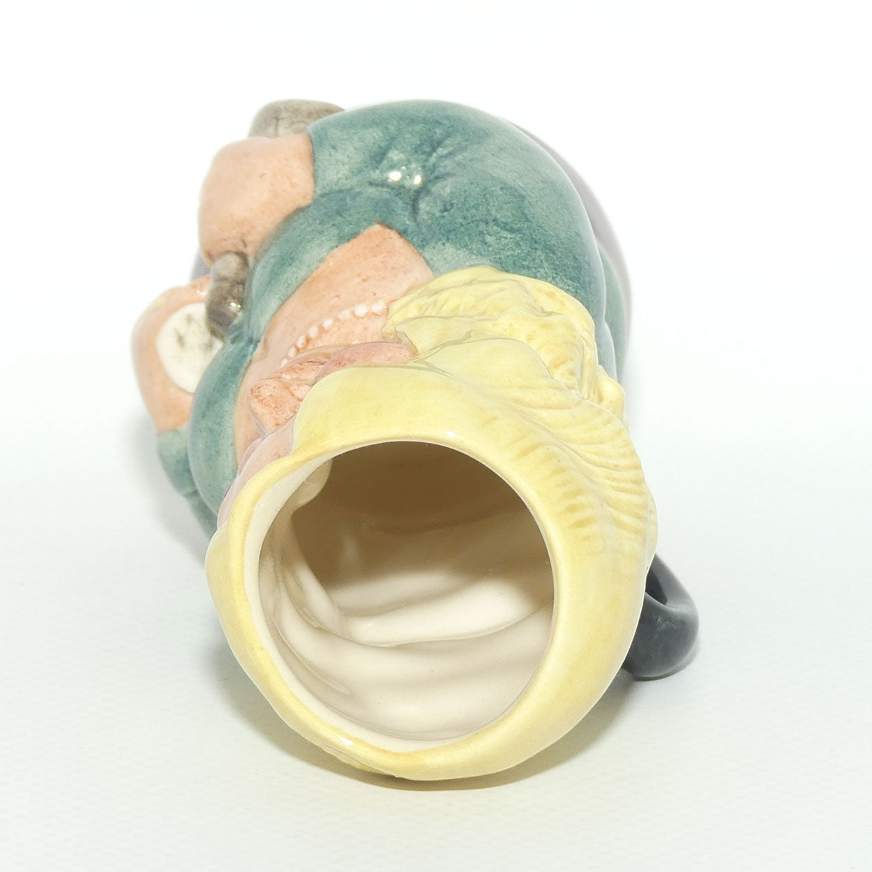 D6716 Royal Doulton Doultonville Betty Bitters