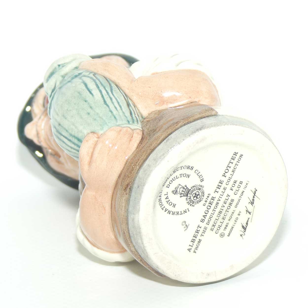 D6745 Royal Doulton Doultonville Albert Sagger