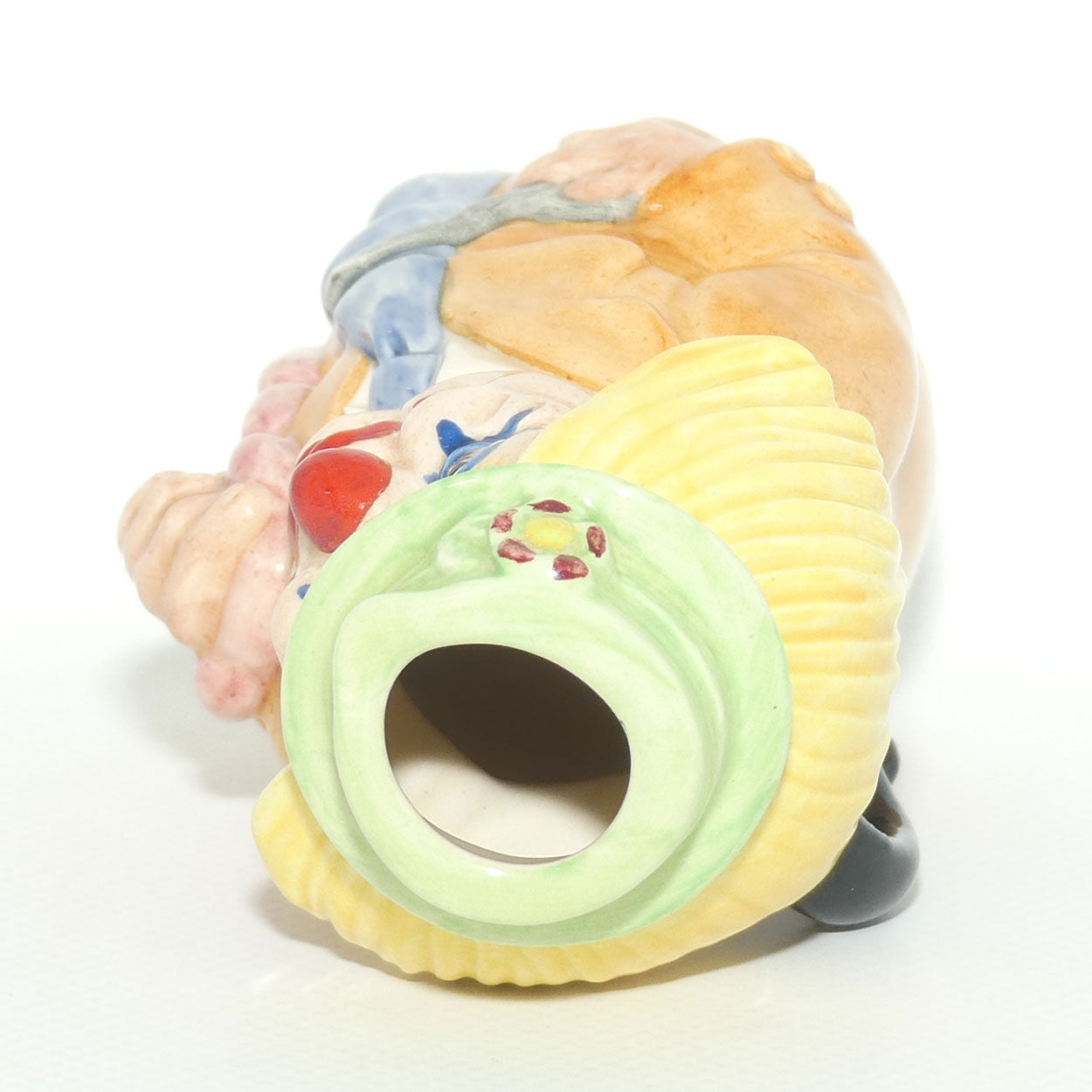 D6768 Royal Doulton Doultonville Charlie Cheer