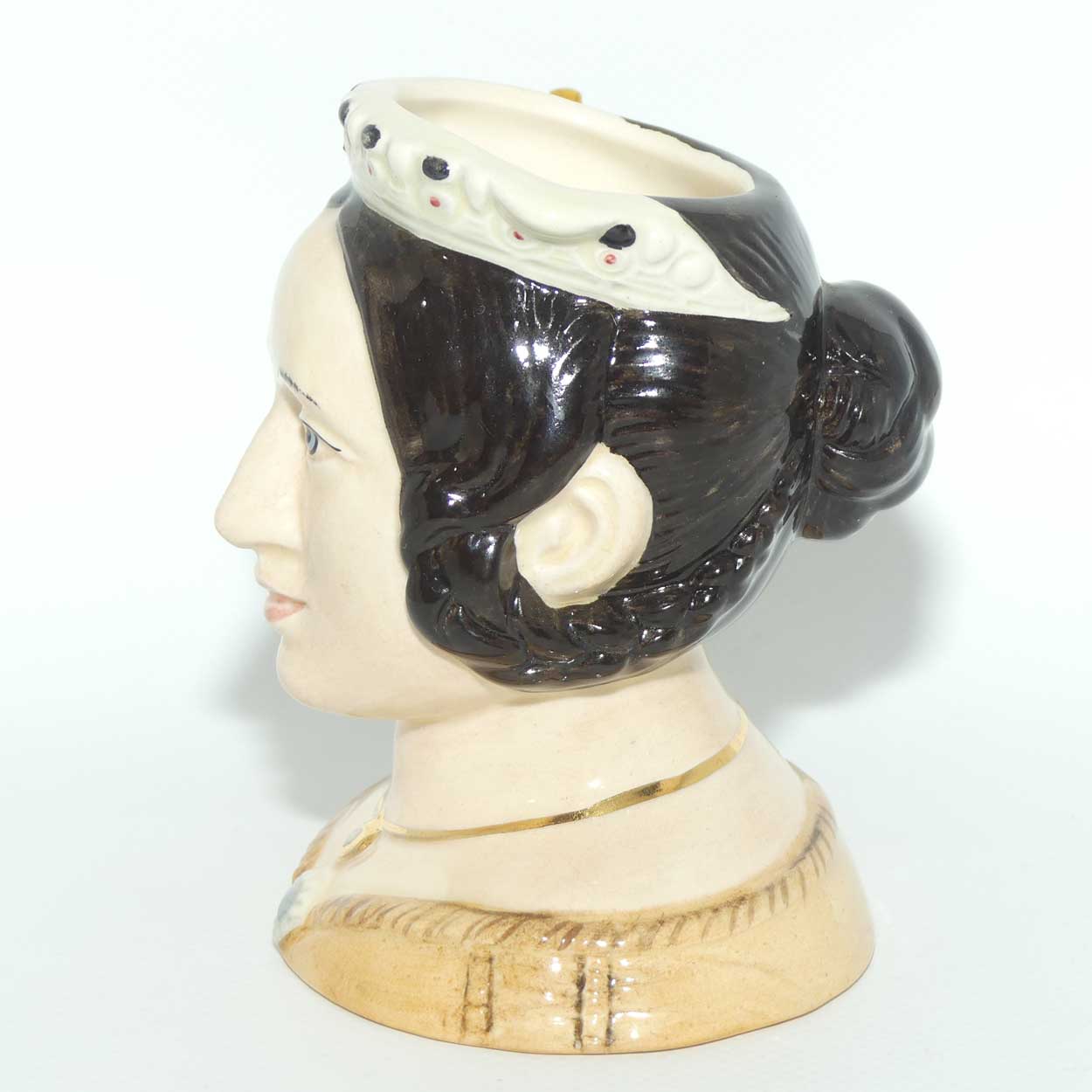 D7072 Royal Doulton small character jug Queen Victoria | LE 175/2500
