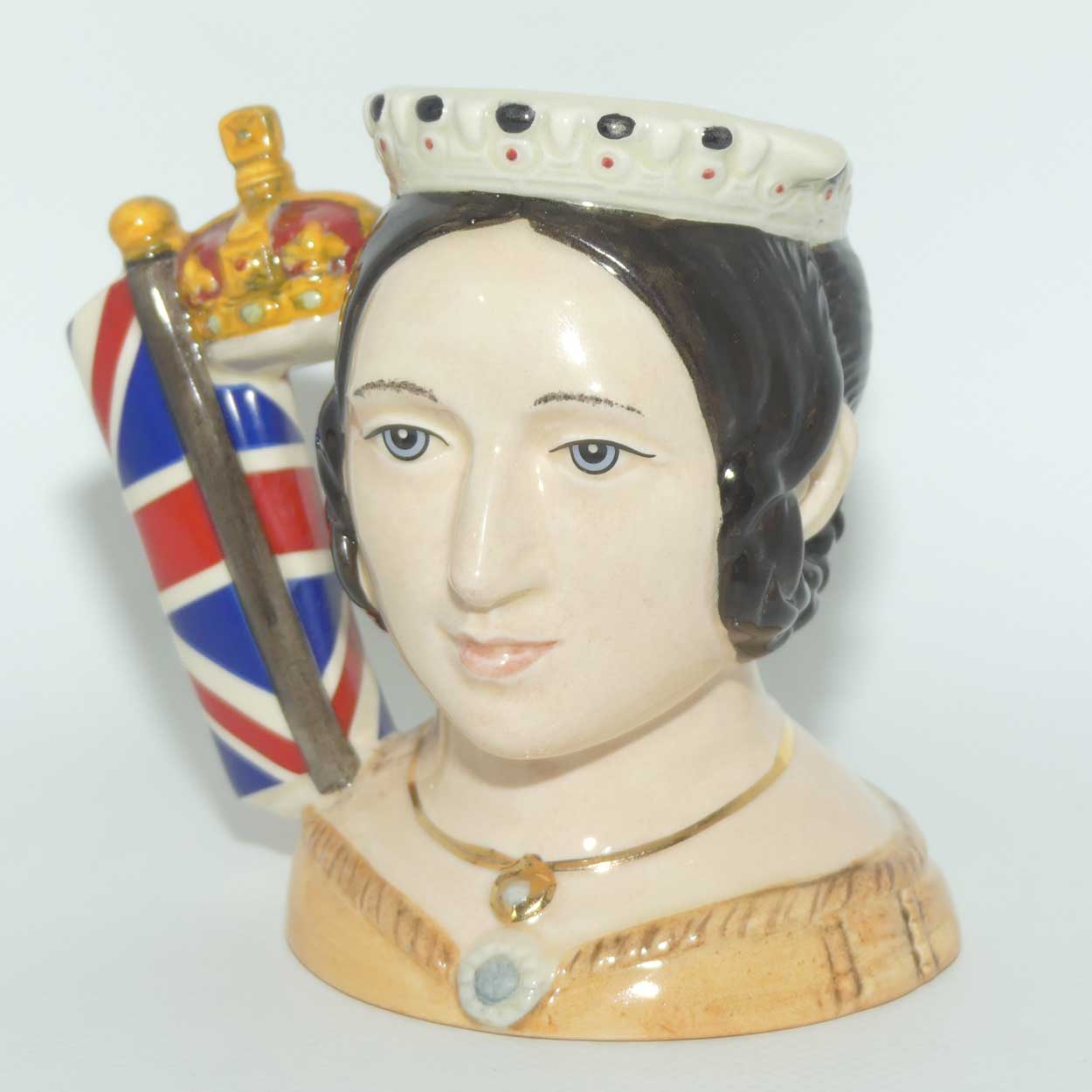 D7072 Royal Doulton small character jug Queen Victoria | LE 175/2500