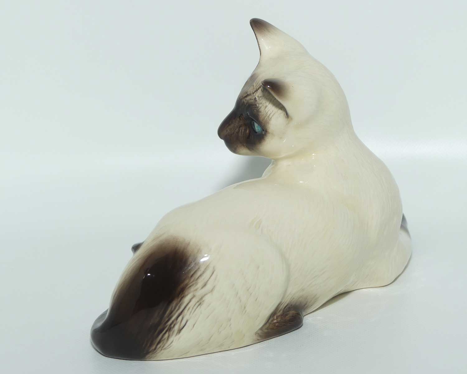 DA124 Royal Doulton Siamese Cat | Lying Looking Back | #2