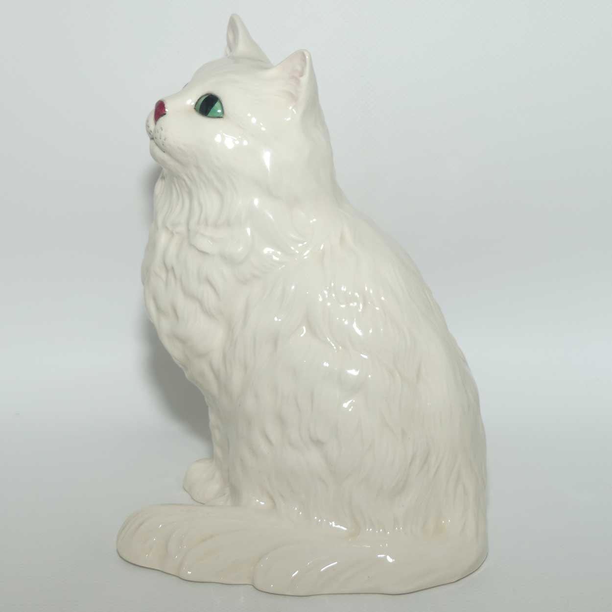 DA126 Royal Doulton Persian Cat Seated White #1