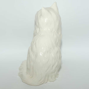 DA126 Royal Doulton Persian Cat Seated White #1