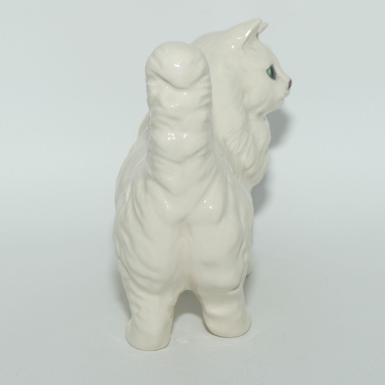 DA132 Royal Doulton Persian Cat | Standing | White