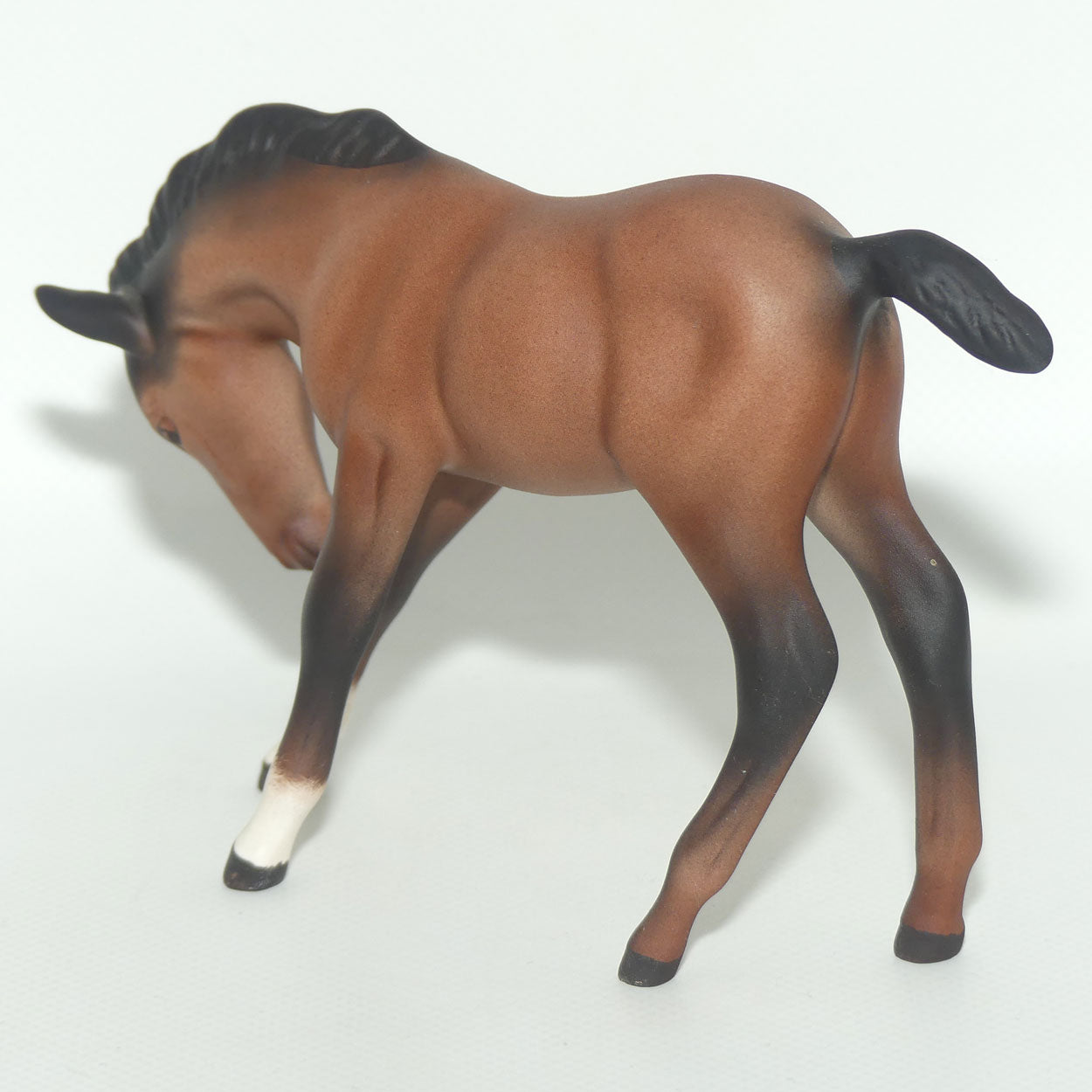 DA077 Royal Doulton Foal | Large, Head Down | Brown | Matt