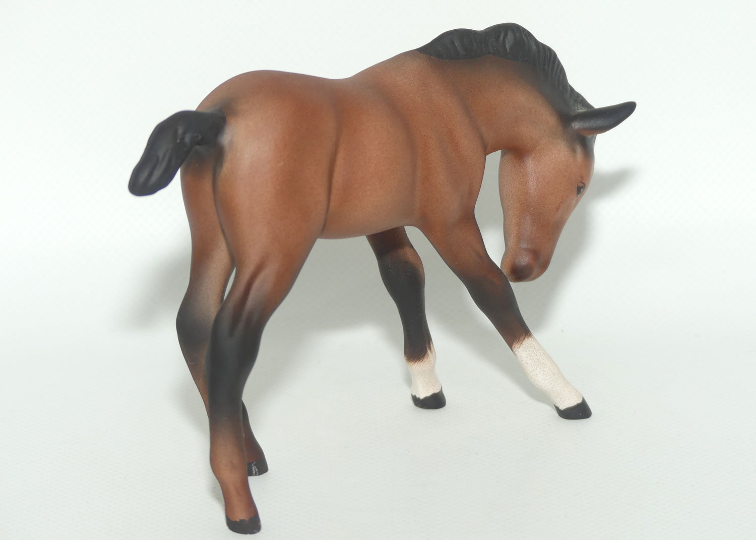 DA077 Royal Doulton Foal | Large, Head Down | Brown | Matt