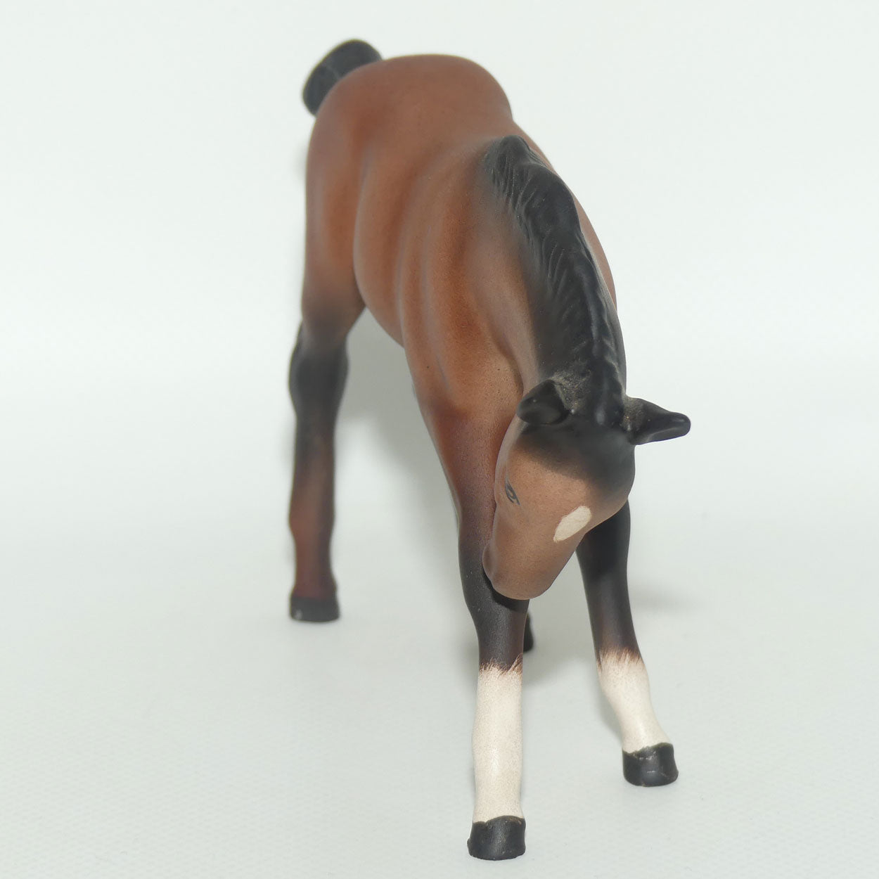 DA077 Royal Doulton Foal | Large, Head Down | Brown | Matt