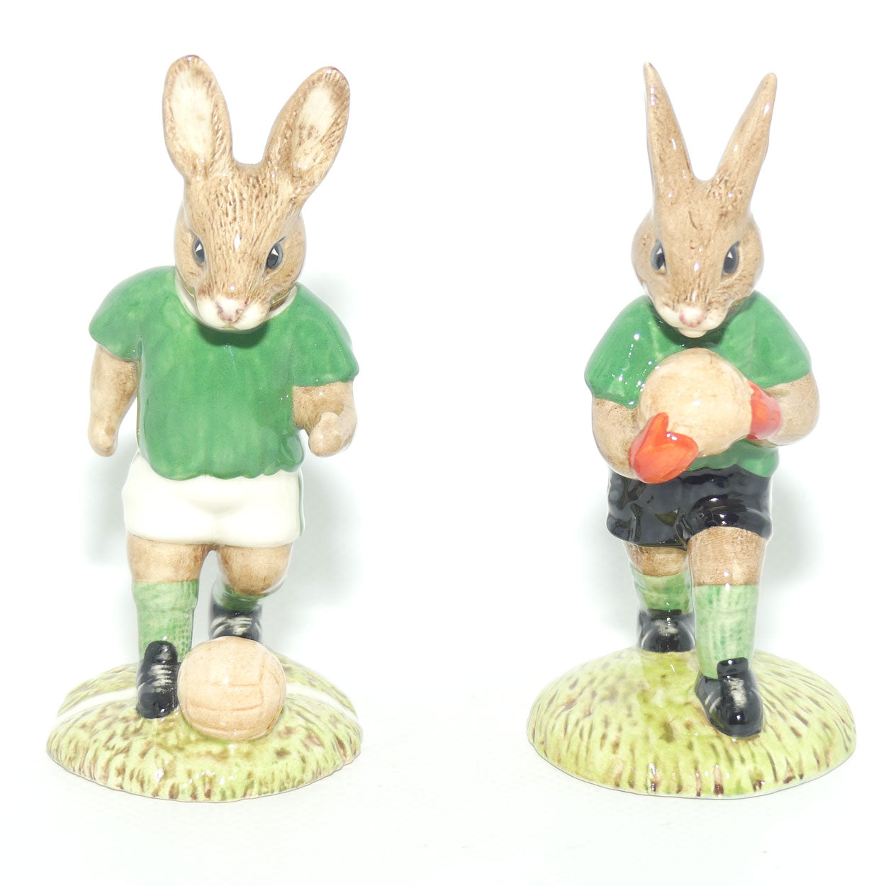 DB116-117 Royal Doulton Bunnykins Goalkeeper & Footballer set (Green)