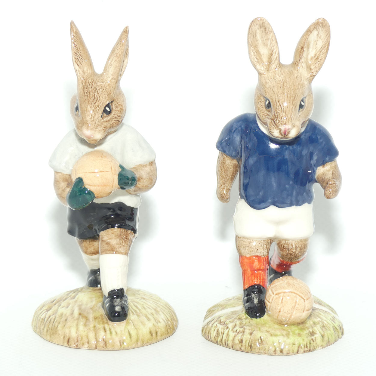 DB122-123 Royal Doulton Bunnykins Goalkeeper & Soccer Player set | White/Blue