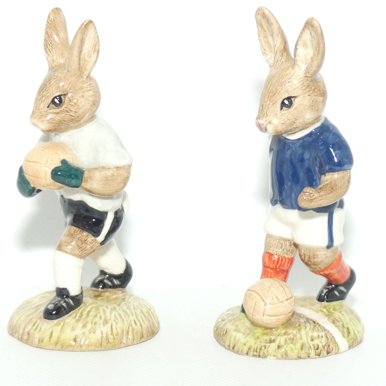 DB122-123 Royal Doulton Bunnykins Goalkeeper & Soccer Player set | White/Blue