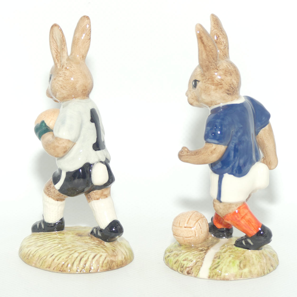 DB122-123 Royal Doulton Bunnykins Goalkeeper & Soccer Player set | White/Blue