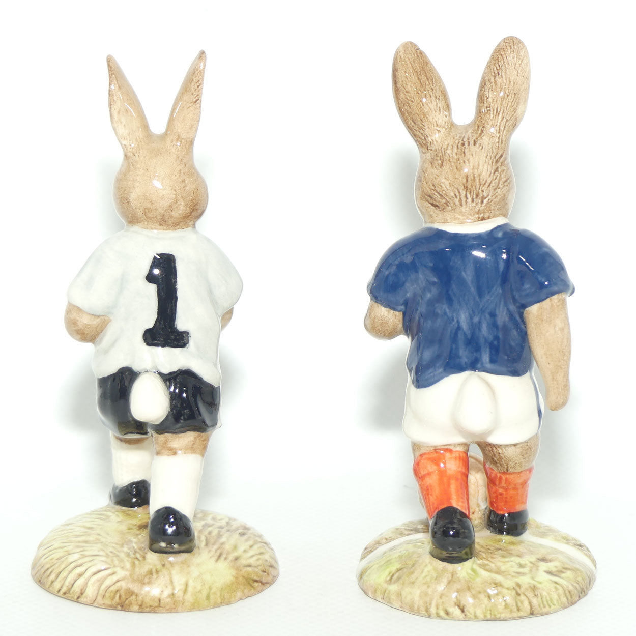 DB122-123 Royal Doulton Bunnykins Goalkeeper & Soccer Player set | White/Blue