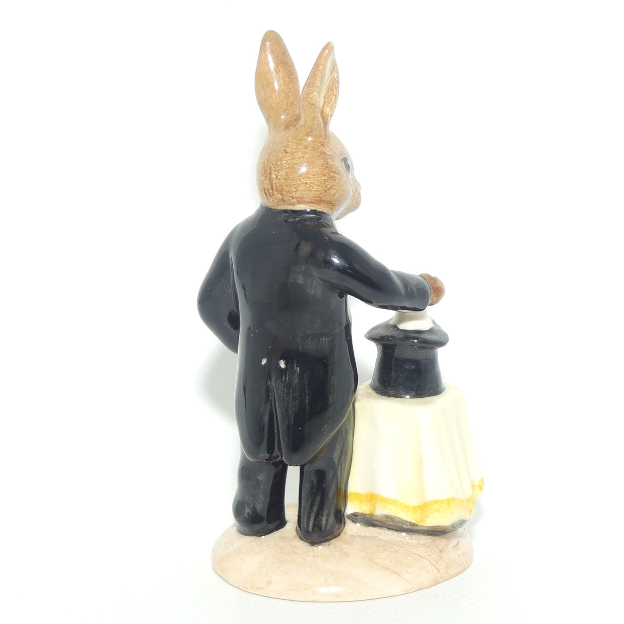 DB126 Royal Doulton Bunnykins Magician | Red Cumerbund | no box