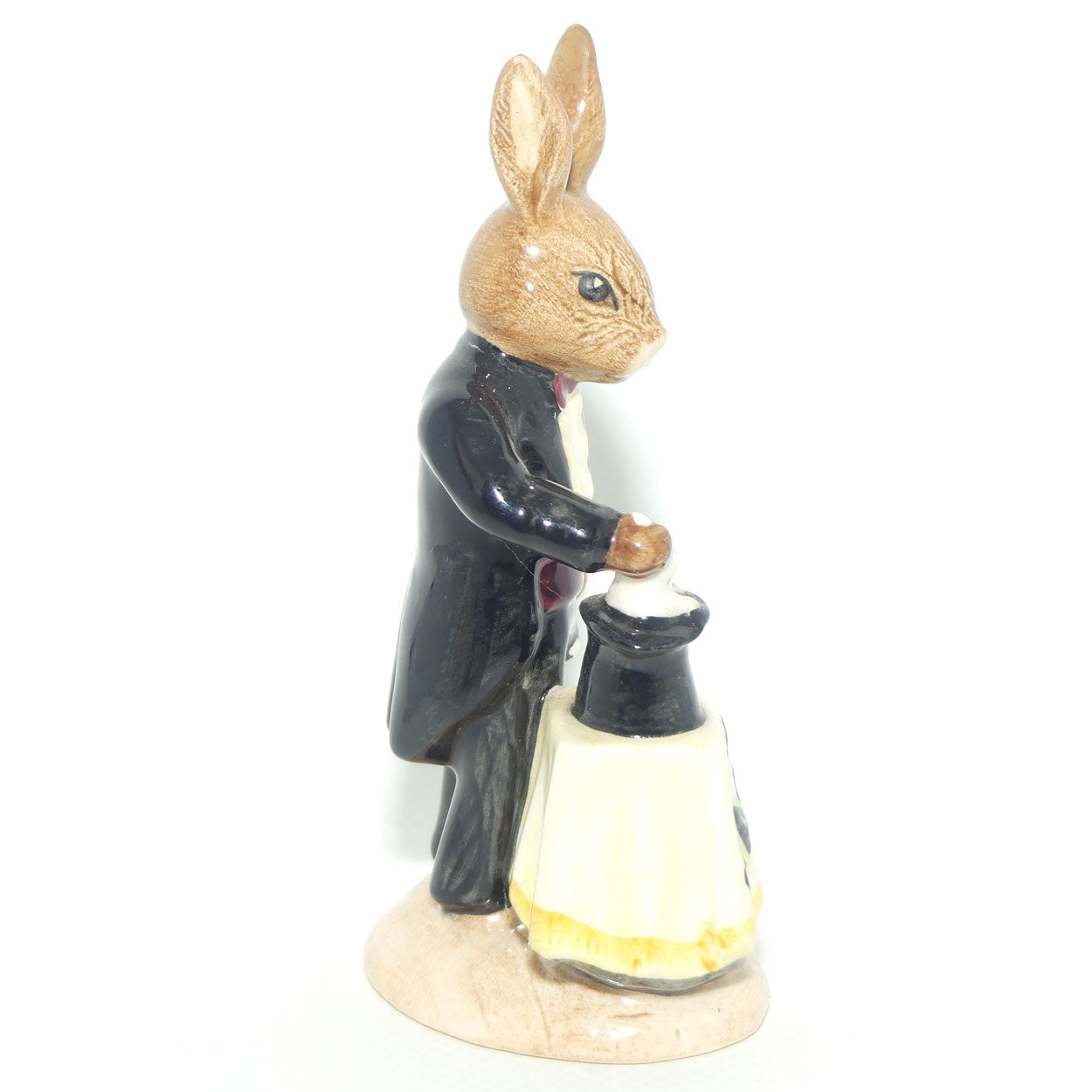 DB126 Royal Doulton Bunnykins Magician | Red Cumerbund | no box