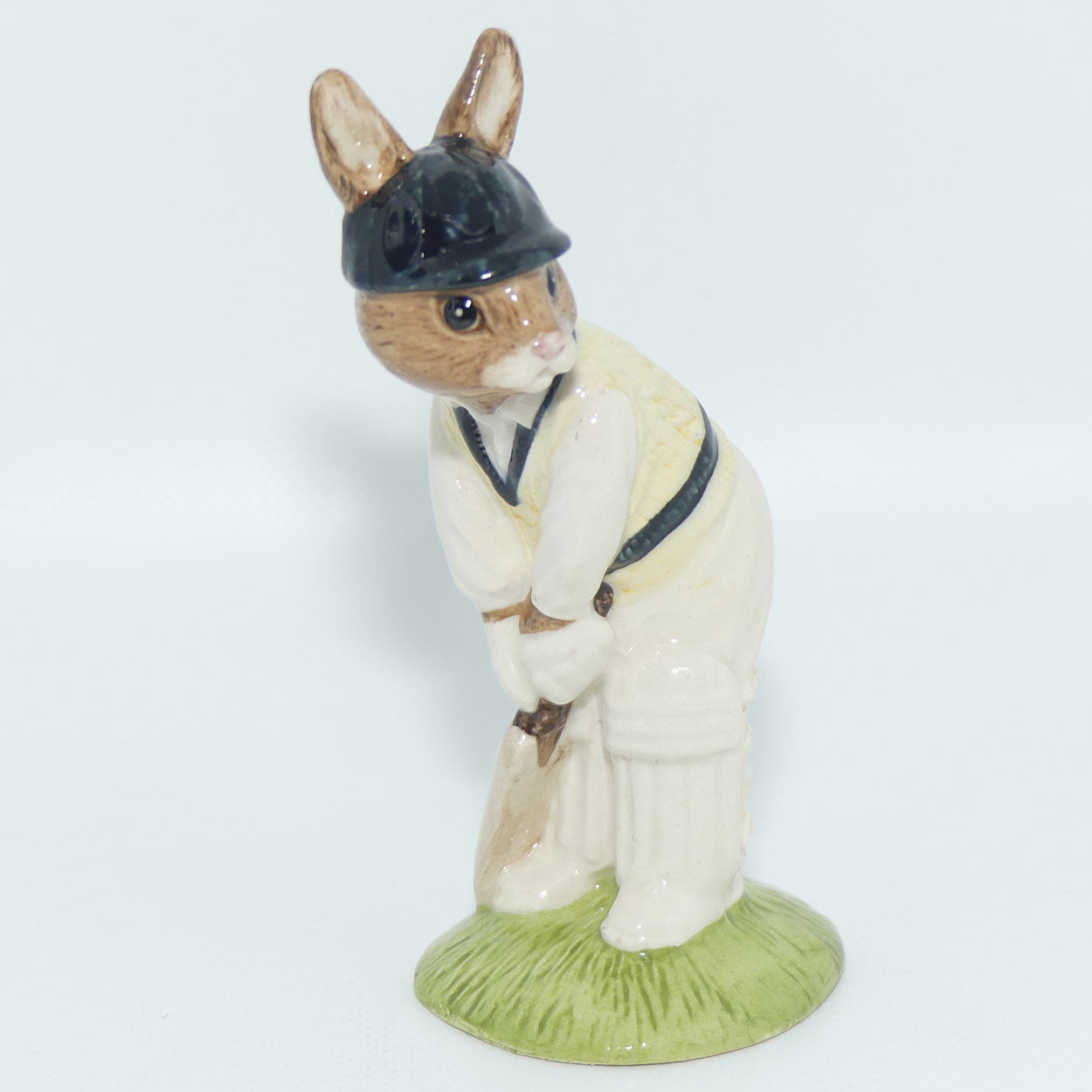 DB144 Royal Doulton Bunnykins Batsman